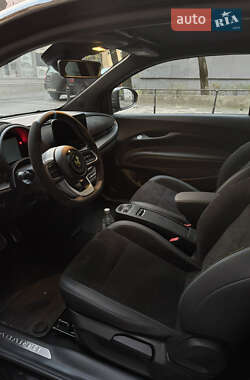 Хэтчбек Abarth Fiat 500 2023 в 