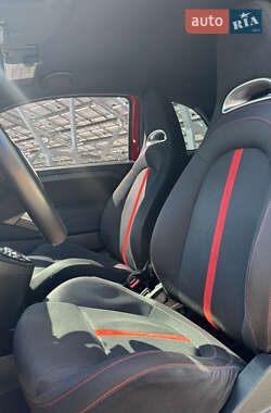 Хэтчбек Abarth Fiat 500 2012 в 