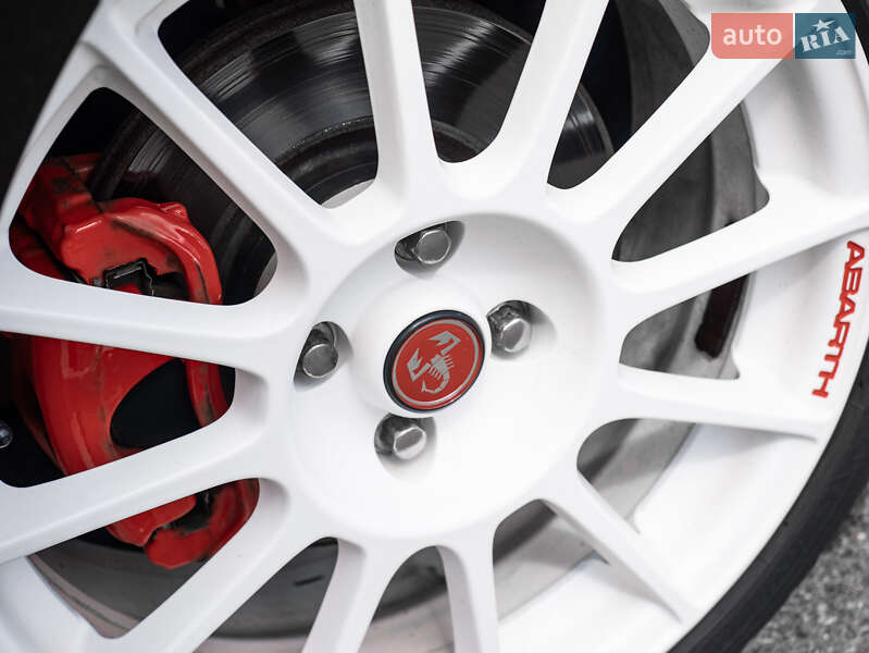 Хэтчбек Abarth Fiat 500 2014 в Киеве