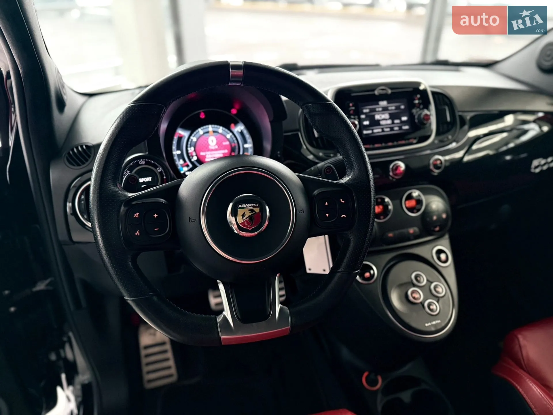 2017 Abarth 595 - мініатюра 12