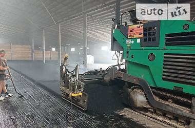 Асфальтоукладчик ABG Titan 8820 2004 в 