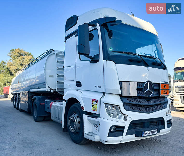 Цистерна полуприцеп Acerbi 21L 1996 в Бердичеве