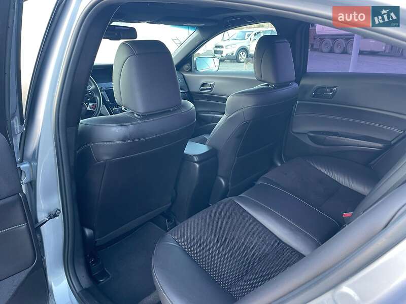 Седан Acura ILX 2015 в Черновцах