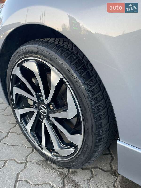 Седан Acura ILX 2015 в Черновцах