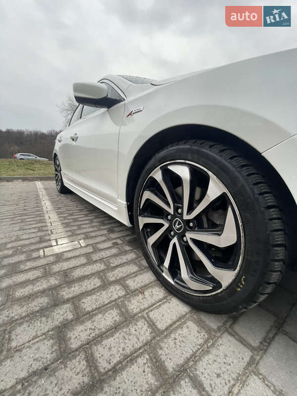 Седан Acura ILX 2018 в Львові