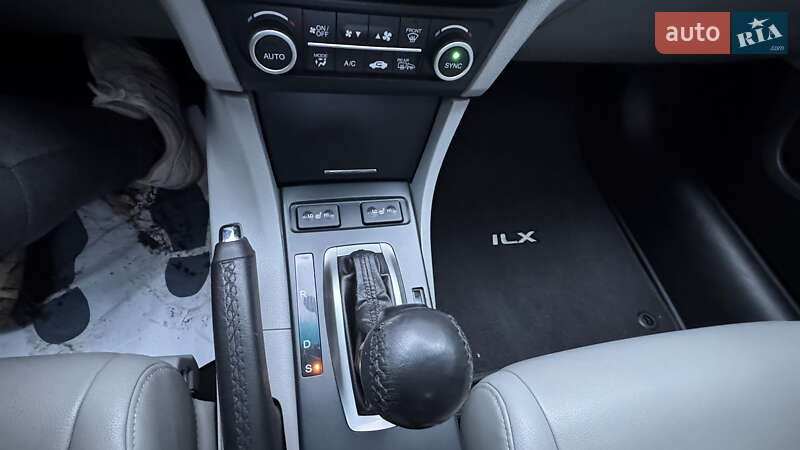 Седан Acura ILX 2015 в Киеве