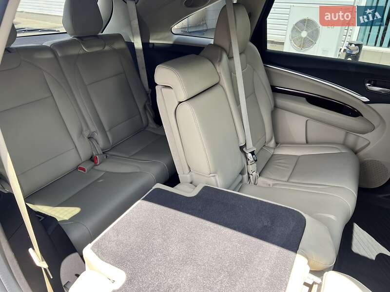 Позашляховик / Кросовер Acura MDX 2016 в Рівному