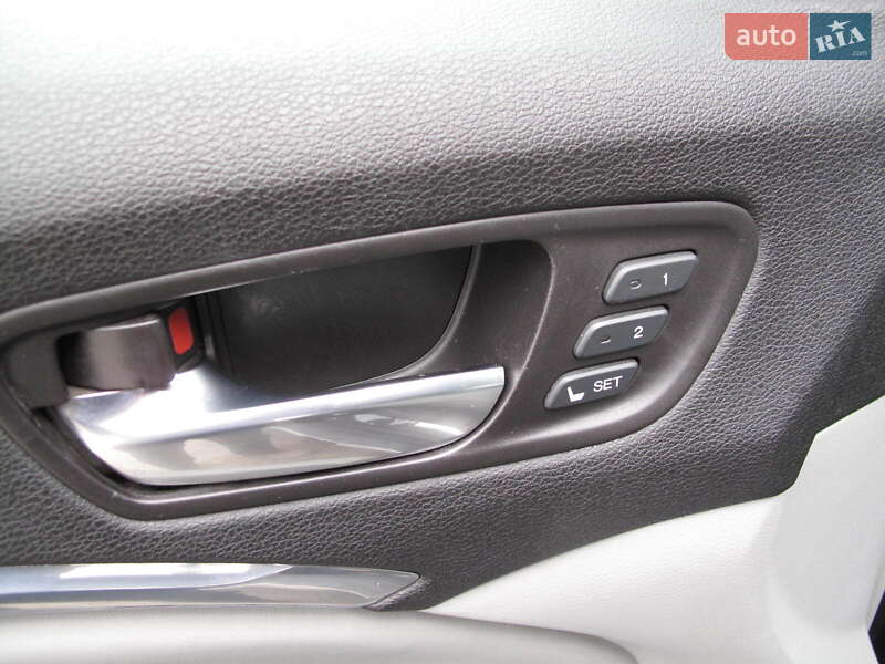 Внедорожник / Кроссовер Acura MDX 2014 в Киеве
