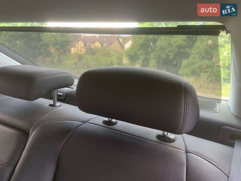 Седан Acura RLX 2015 в Львові