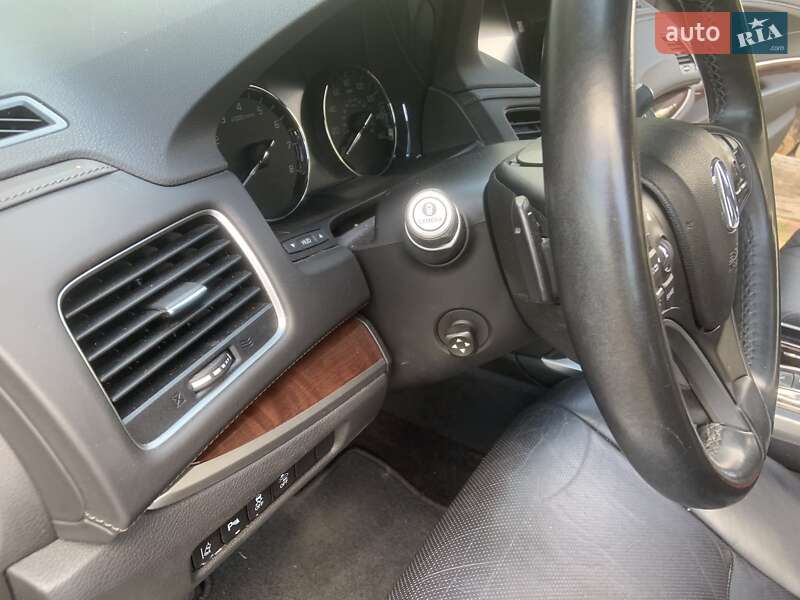 Седан Acura RLX 2015 в Львові