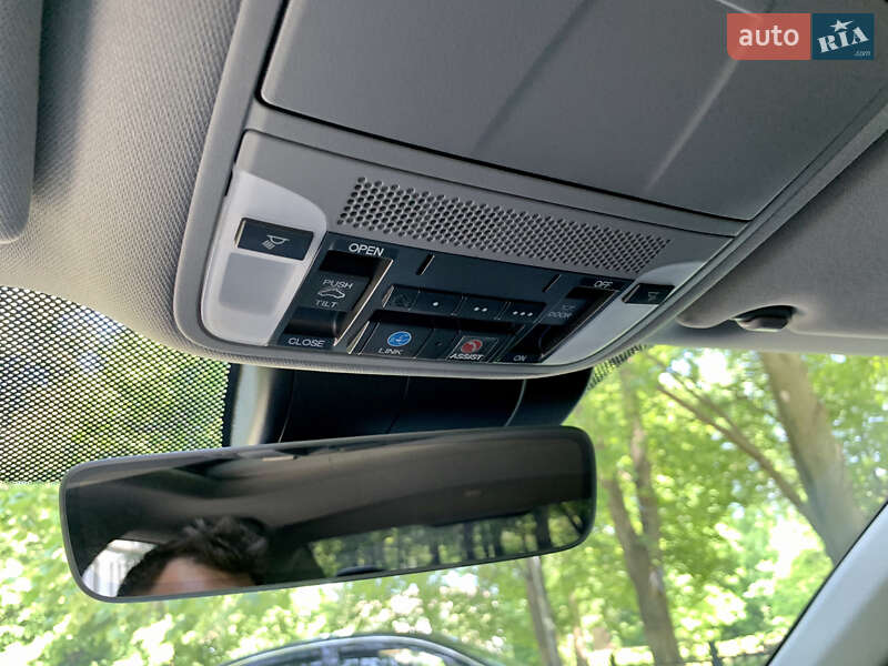 Седан Acura TLX 2017 в Киеве