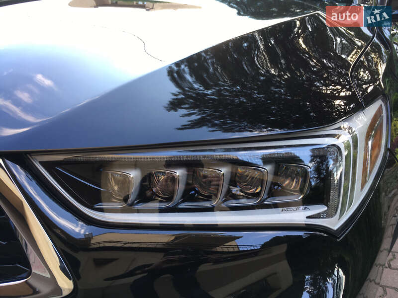 Седан Acura TLX 2018 в Львове