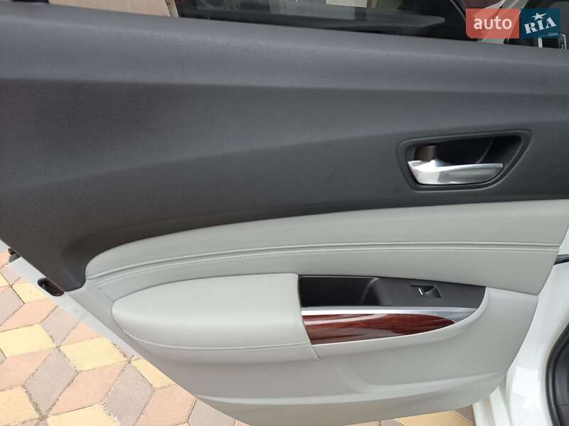 Седан Acura TLX 2016 в Чернигове