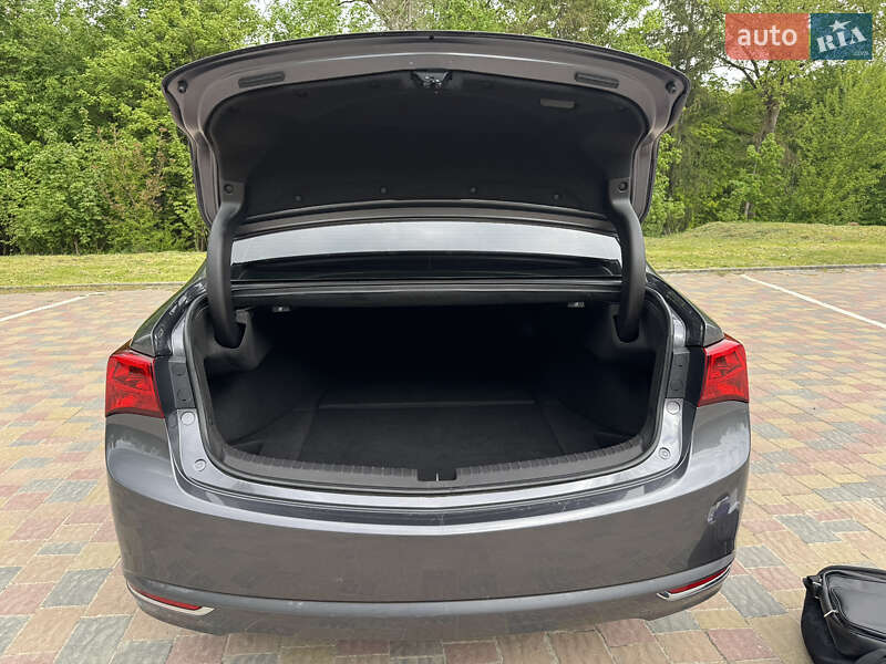 Седан Acura TLX 2018 в Тернополі