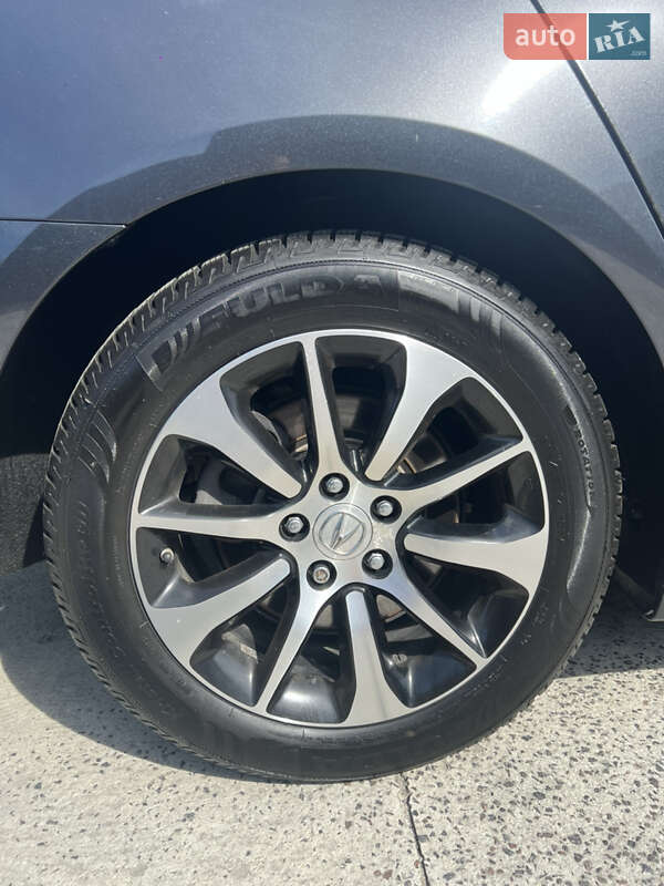 Седан Acura TLX 2015 в Львове