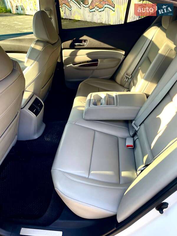 Седан Acura TLX 2015 в Киеве