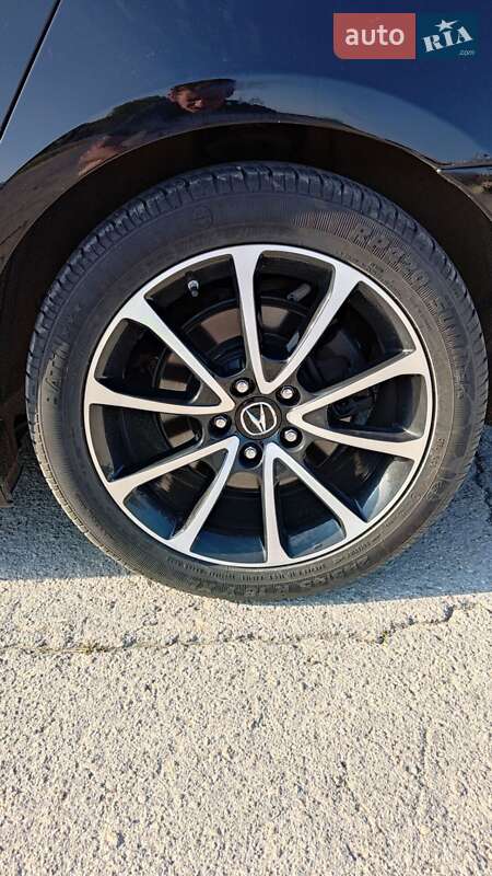 Седан Acura TLX 2015 в Одессе