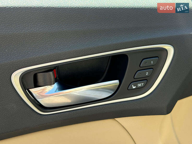 Седан Acura TLX 2019 в Вінниці