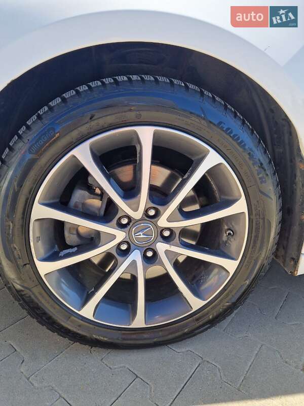 Седан Acura TLX 2015 в Луцьку