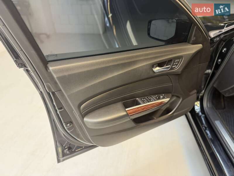 Седан Acura TLX 2015 в Києві