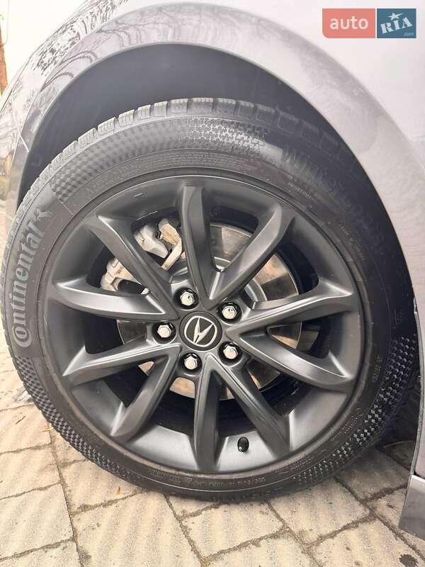 Седан Acura TLX 2020 в Яворові