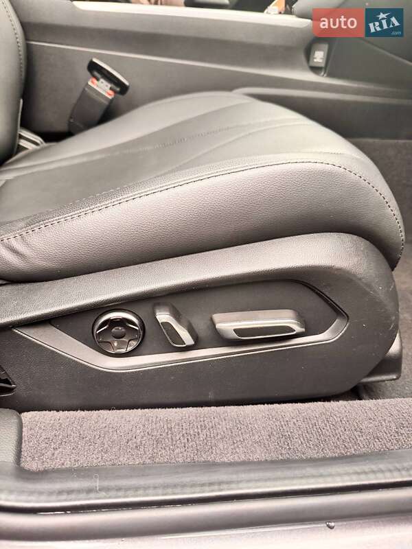 Седан Acura TLX 2020 в Яворові