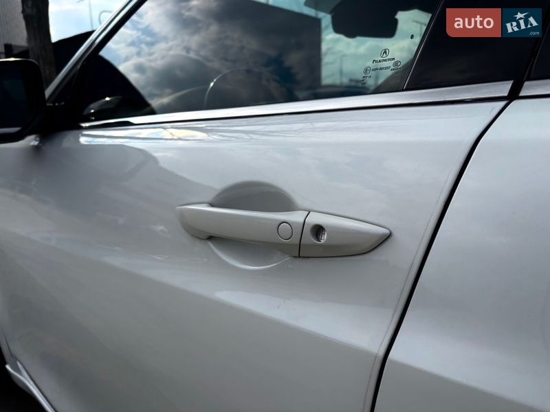 Седан Acura TLX 2015 в Киеве