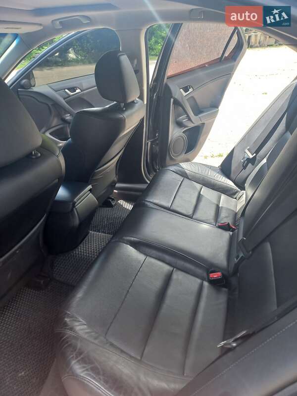 Седан Acura TSX 2010 в Миронівці