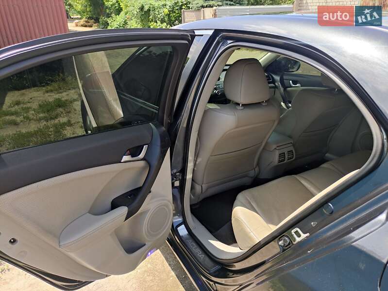 Седан Acura TSX 2011 в Новомосковську