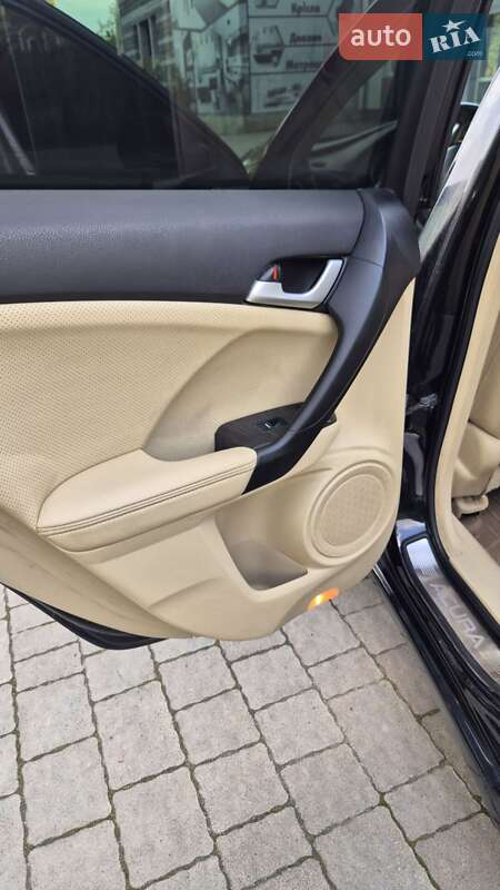 Седан Acura TSX 2011 в Львові