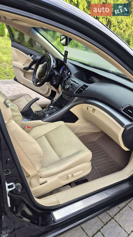 Седан Acura TSX 2011 в Львові