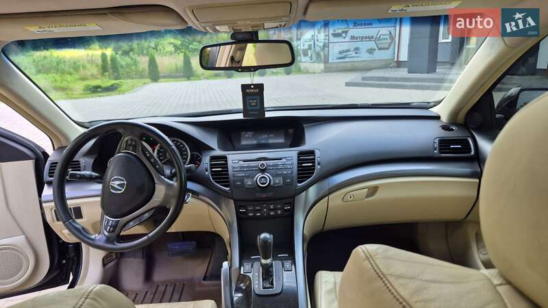 Седан Acura TSX 2011 в Львові
