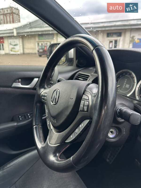 Седан Acura TSX 2013 в Львові