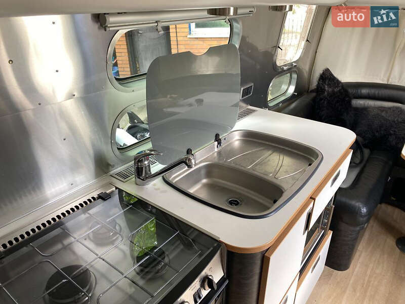 Дом на колесах Airstream International 2009 в Киеве