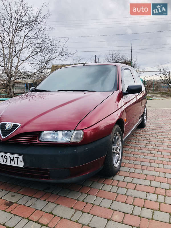 Хетчбек Alfa Romeo 145 1997 в Овідіополі