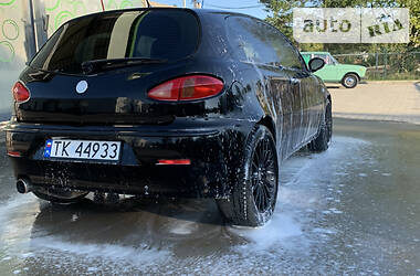 Хэтчбек Alfa Romeo 147 2003 в Сторожинце