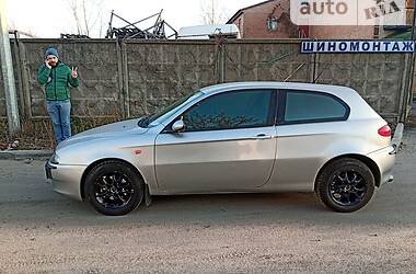 Хэтчбек Alfa Romeo 147 2001 в Киеве