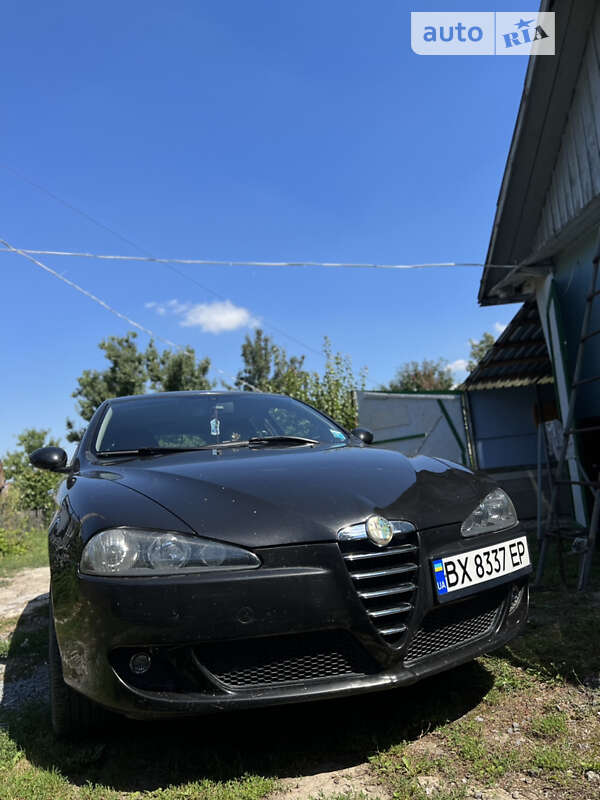 Хетчбек Alfa Romeo 147 2005 в 