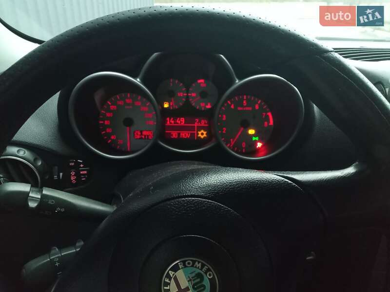 Хэтчбек Alfa Romeo 147 2002 в Чернигове