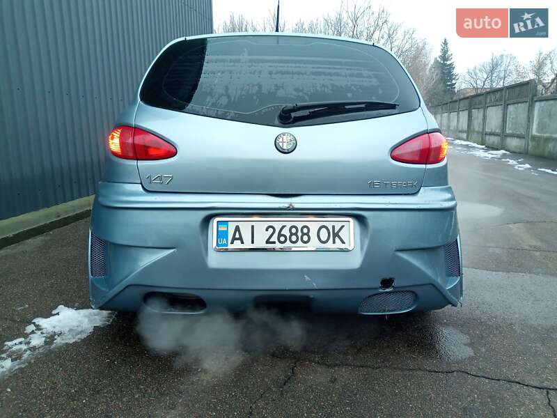 Хэтчбек Alfa Romeo 147 2002 в Чернигове