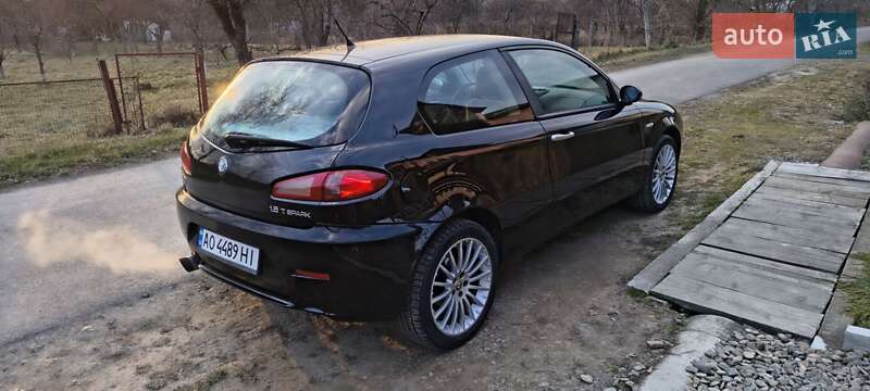 Хетчбек Alfa Romeo 147 2007 в Ужгороді