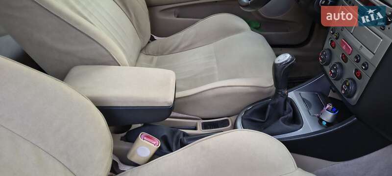 Хетчбек Alfa Romeo 147 2007 в Ужгороді