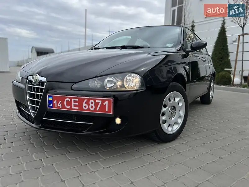 Хетчбек Alfa Romeo 147 2009 в 