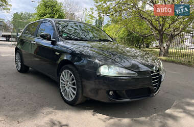 Хетчбек Alfa Romeo 147 2005 в 
