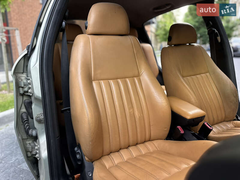 Хэтчбек Alfa Romeo 147 2003 в Львове