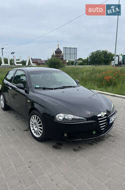 Хэтчбек Alfa Romeo 147 2007 в Луцке