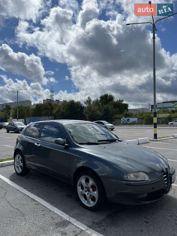 Хэтчбек Alfa Romeo 147 2001 в Киеве фото 3 Хэтчбек Alfa Romeo 147 2001 в Киеве