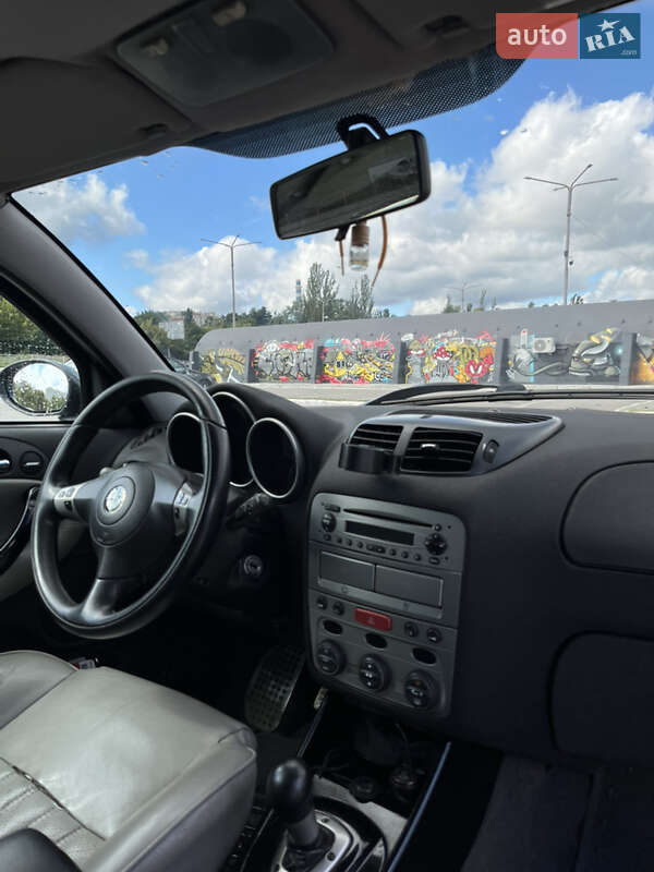 Хэтчбек Alfa Romeo 147 2001 в Киеве фото 7 Хэтчбек Alfa Romeo 147 2001 в Киеве