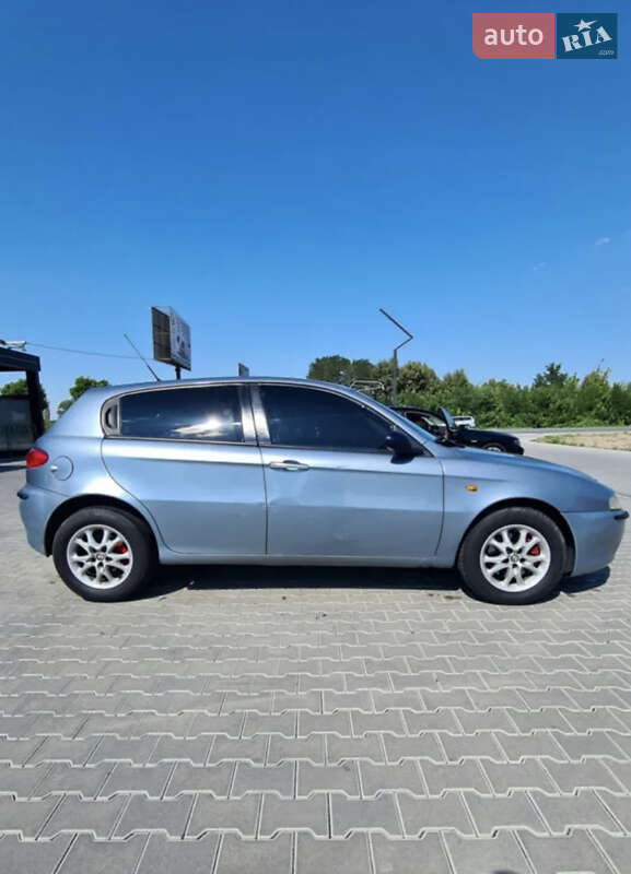 Хэтчбек Alfa Romeo 147 2004 в Черновцах