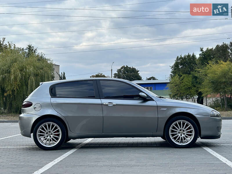 Хэтчбек Alfa Romeo 147 2005 в Днепре